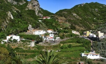 Trekking in the anaga massif, with traditional food tasting and customs show
